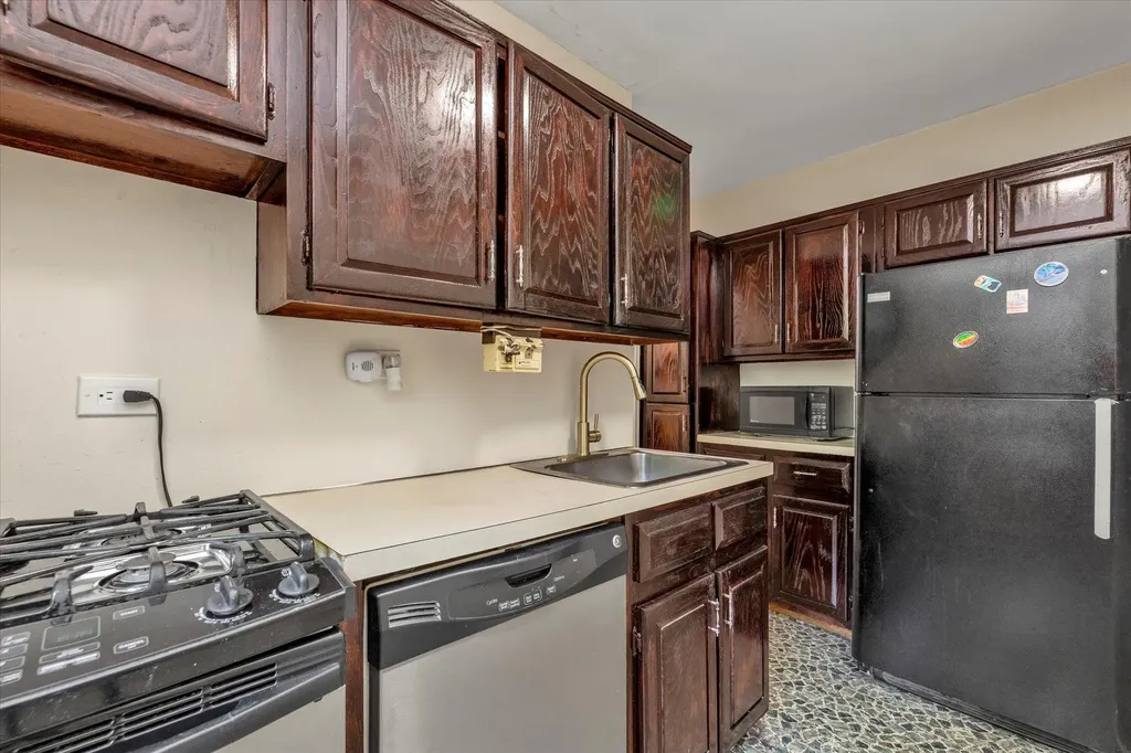 141-05 Pershing Crescent Briarwood NY 11435