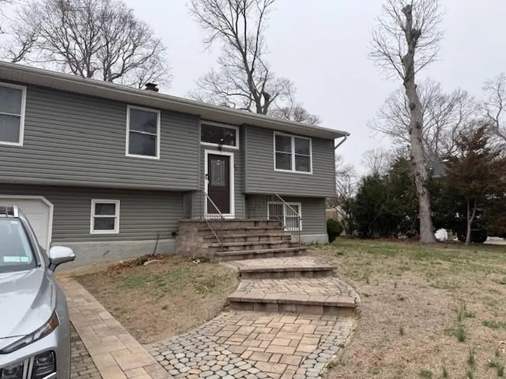 80 Main Avenue Centereach NY 11720