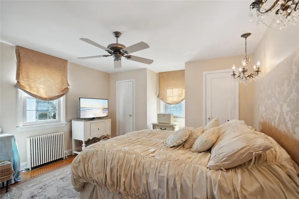 84 W Milton Street Freeport NY 11520