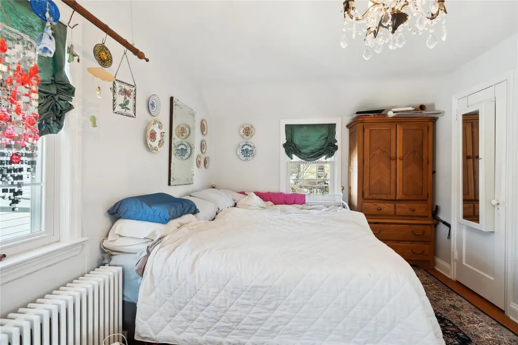 84 W Milton Street Freeport NY 11520