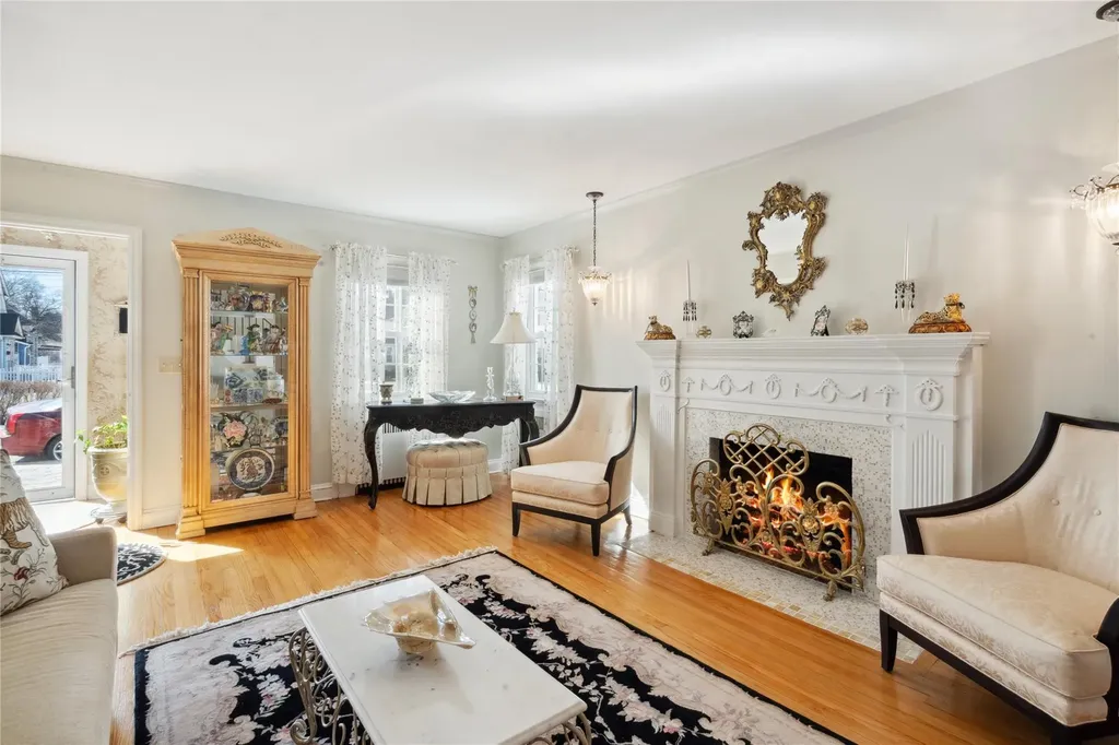 84 W Milton Street Freeport NY 11520