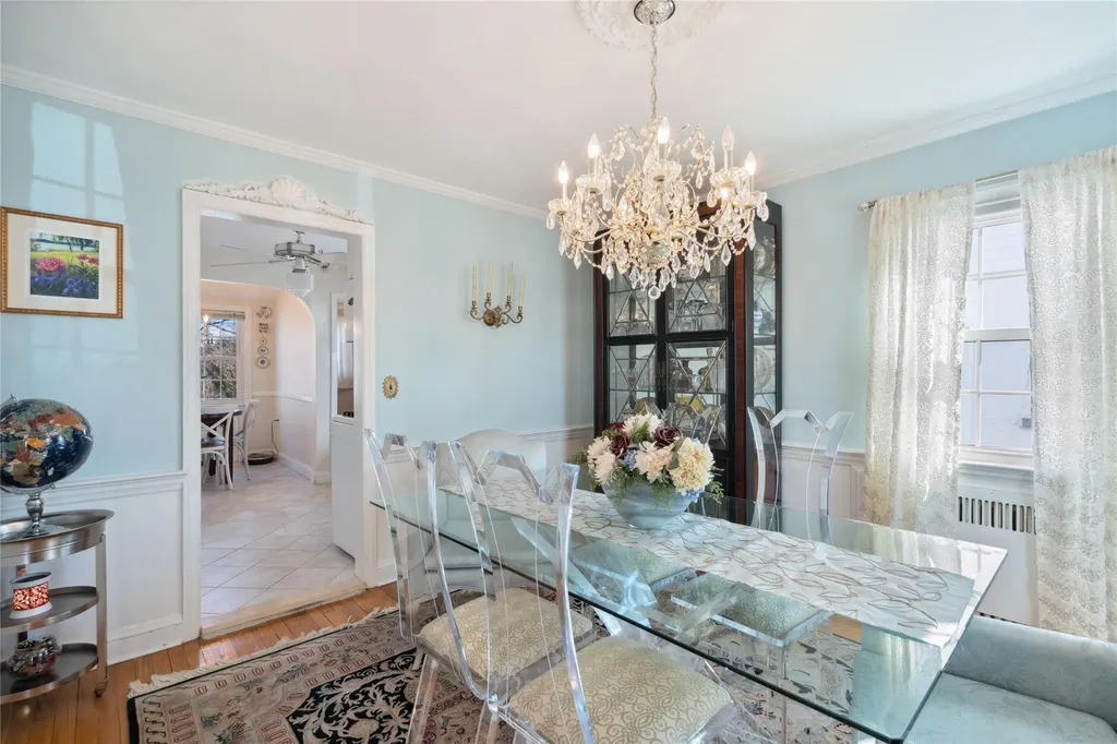 84 W Milton Street Freeport NY 11520