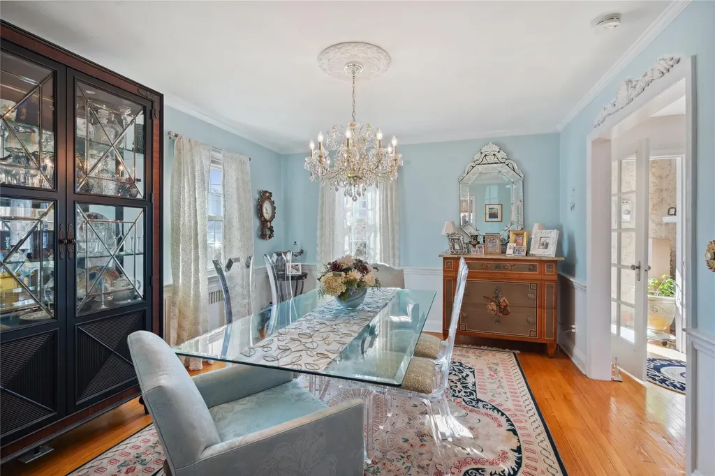 84 W Milton Street Freeport NY 11520