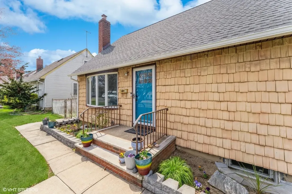 66 Albertson Avenue Albertson NY 11507