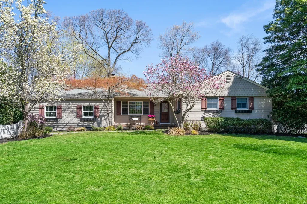 1 Derby Drive Stony Brook NY 11790