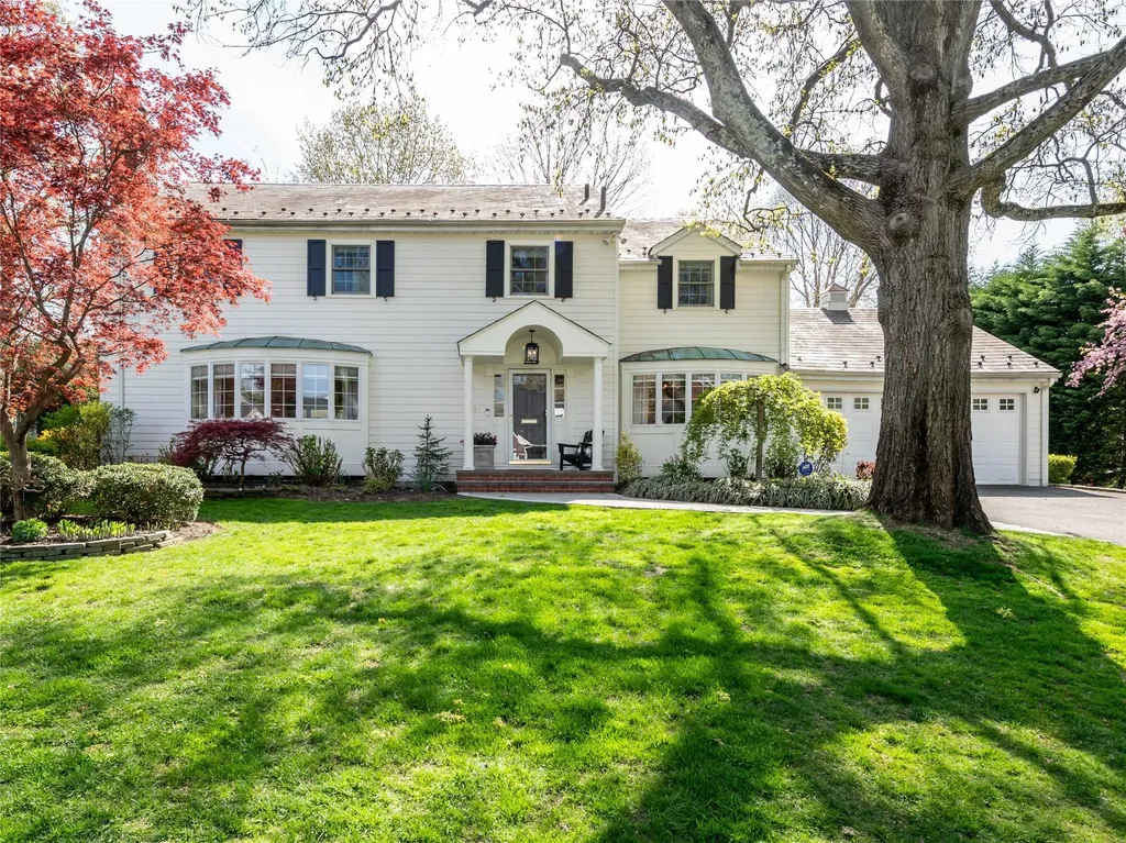812 Hunt Lane Manhasset NY 11030