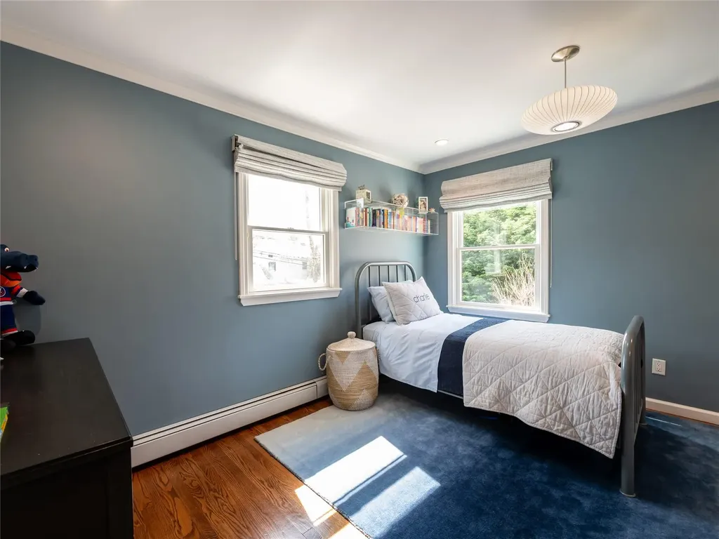 812 Hunt Lane Manhasset NY 11030