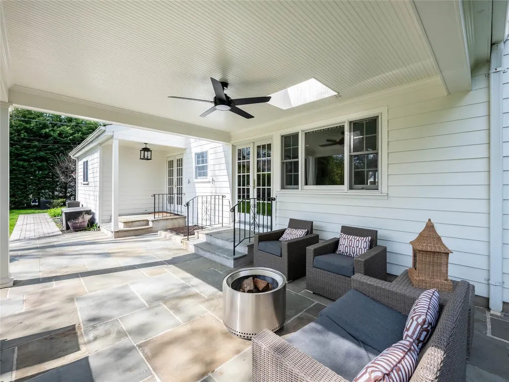 812 Hunt Lane Manhasset NY 11030