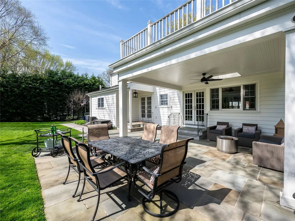 812 Hunt Lane Manhasset NY 11030