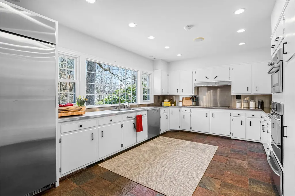 1030 Old White Plains Road Mamaroneck NY 10543