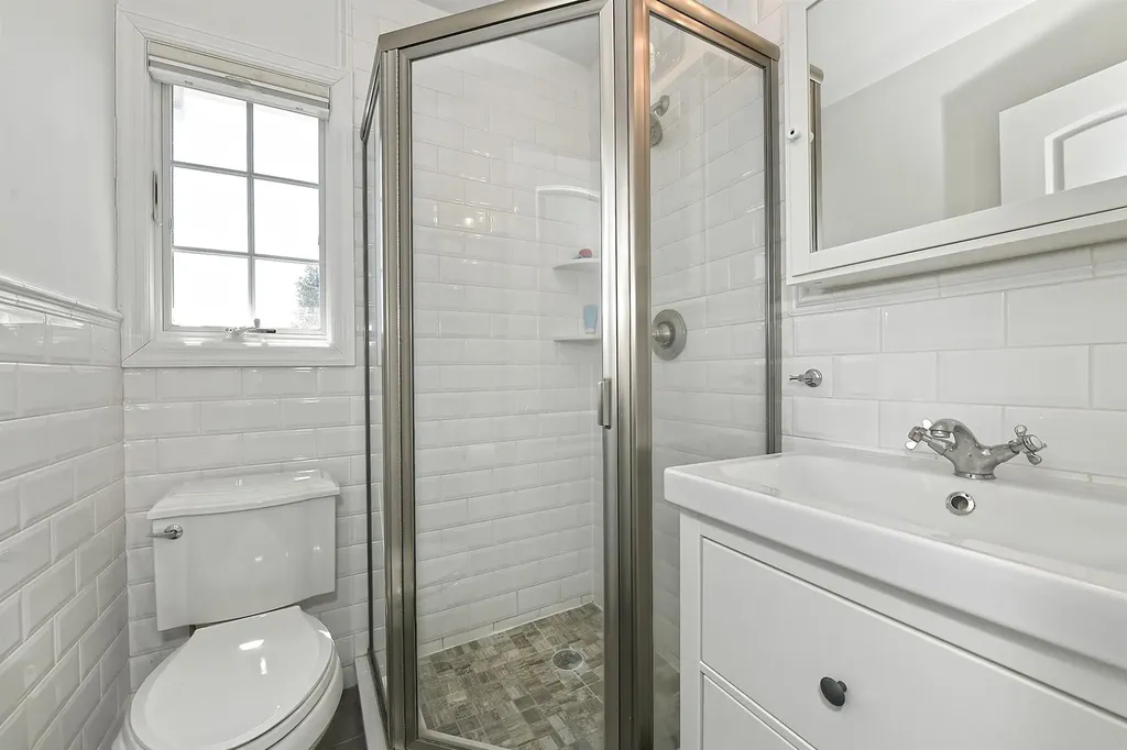 8 Gordon Avenue Plainview NY 11803