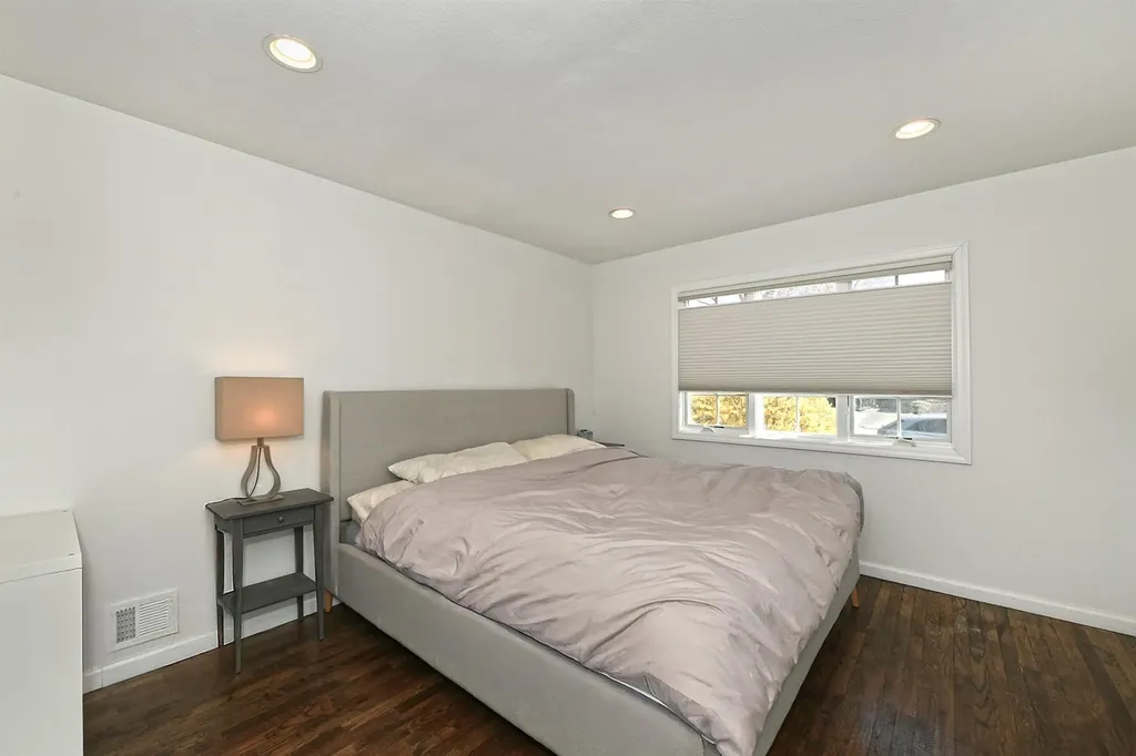 8 Gordon Avenue Plainview NY 11803