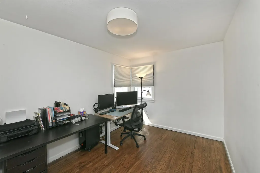 8 Gordon Avenue Plainview NY 11803