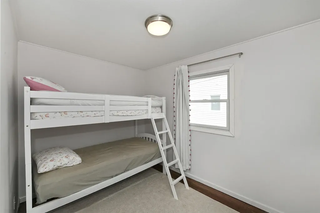 8 Gordon Avenue Plainview NY 11803