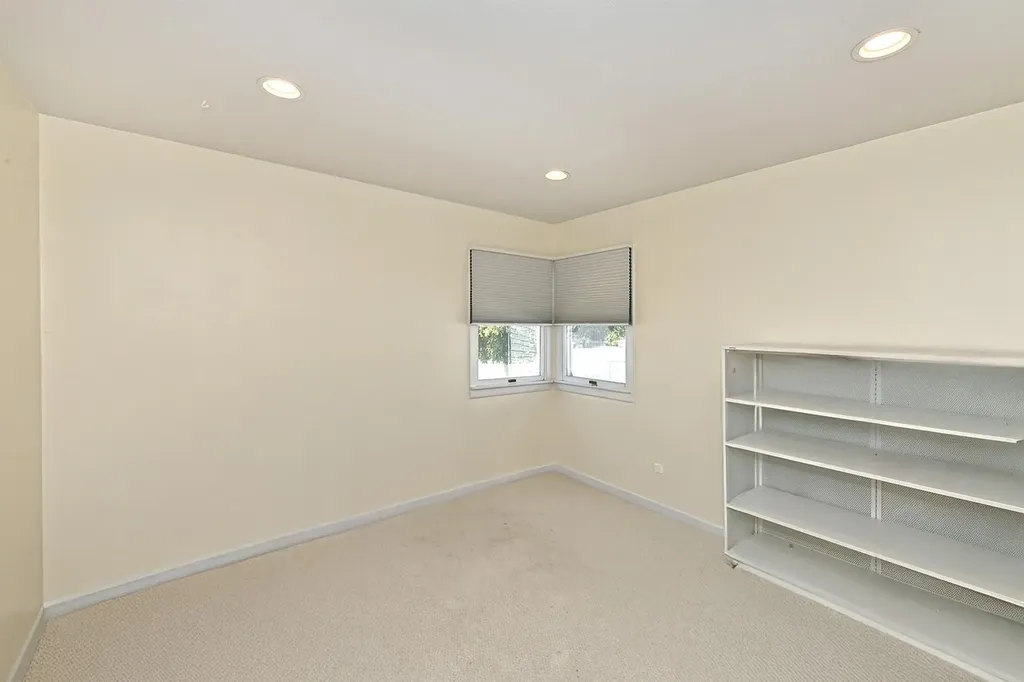 8 Gordon Avenue Plainview NY 11803