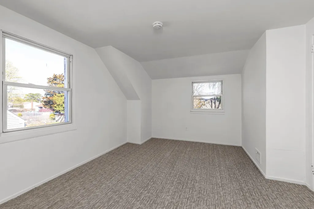 1263 Jackson Avenue Lindenhurst NY 11757