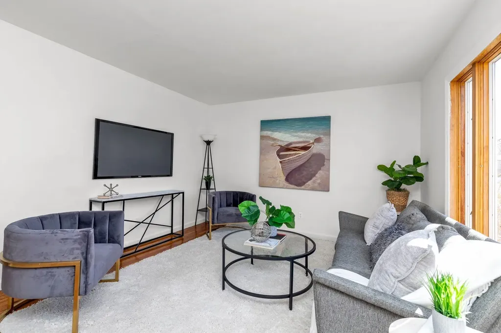 1263 Jackson Avenue Lindenhurst NY 11757
