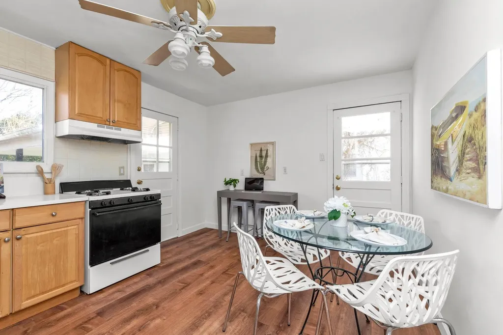 1263 Jackson Avenue Lindenhurst NY 11757