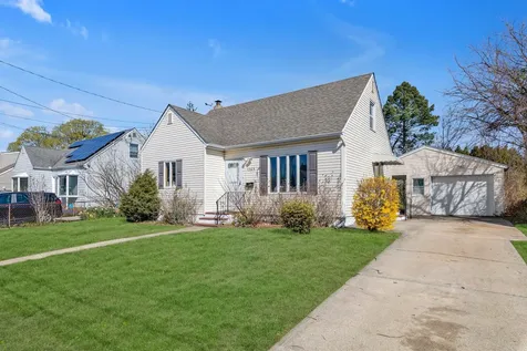 1263 Jackson Avenue Lindenhurst NY 11757