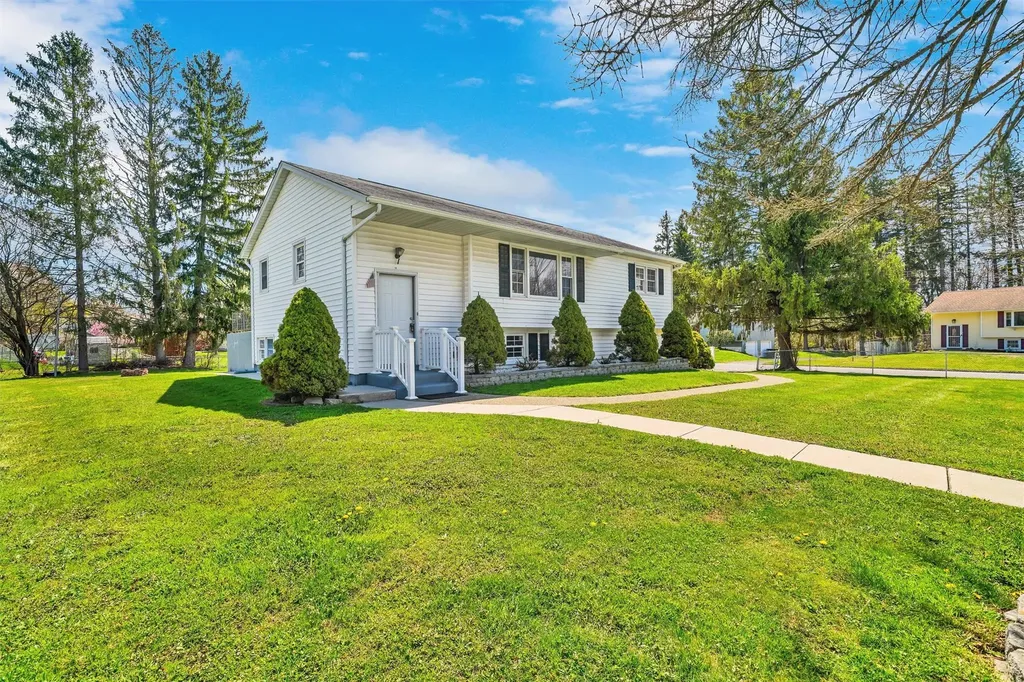 18 Stirrup Drive Newburgh NY 12550