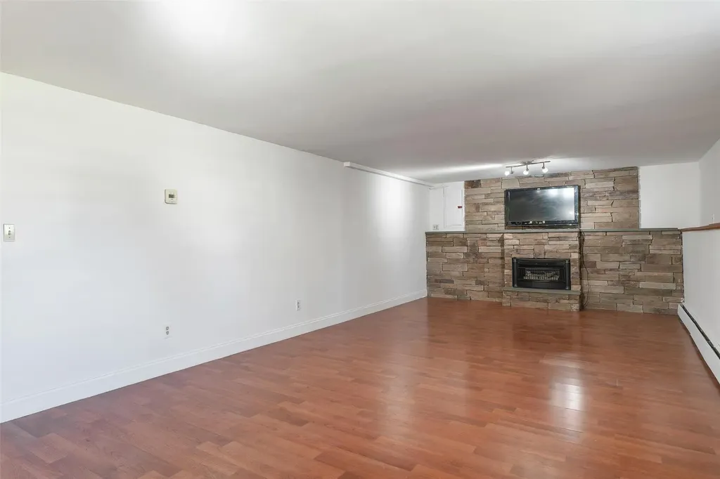 18 Stirrup Drive Newburgh NY 12550