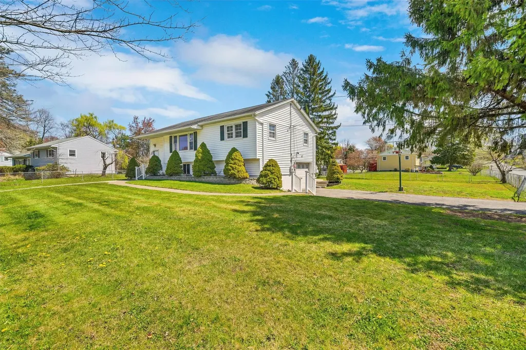 18 Stirrup Drive Newburgh NY 12550