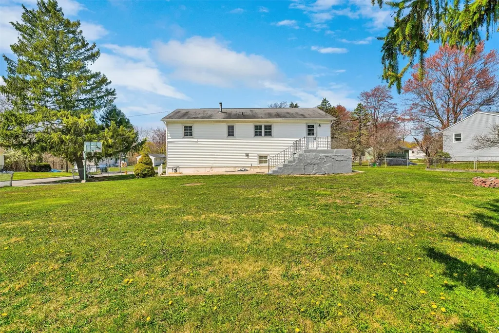18 Stirrup Drive Newburgh NY 12550