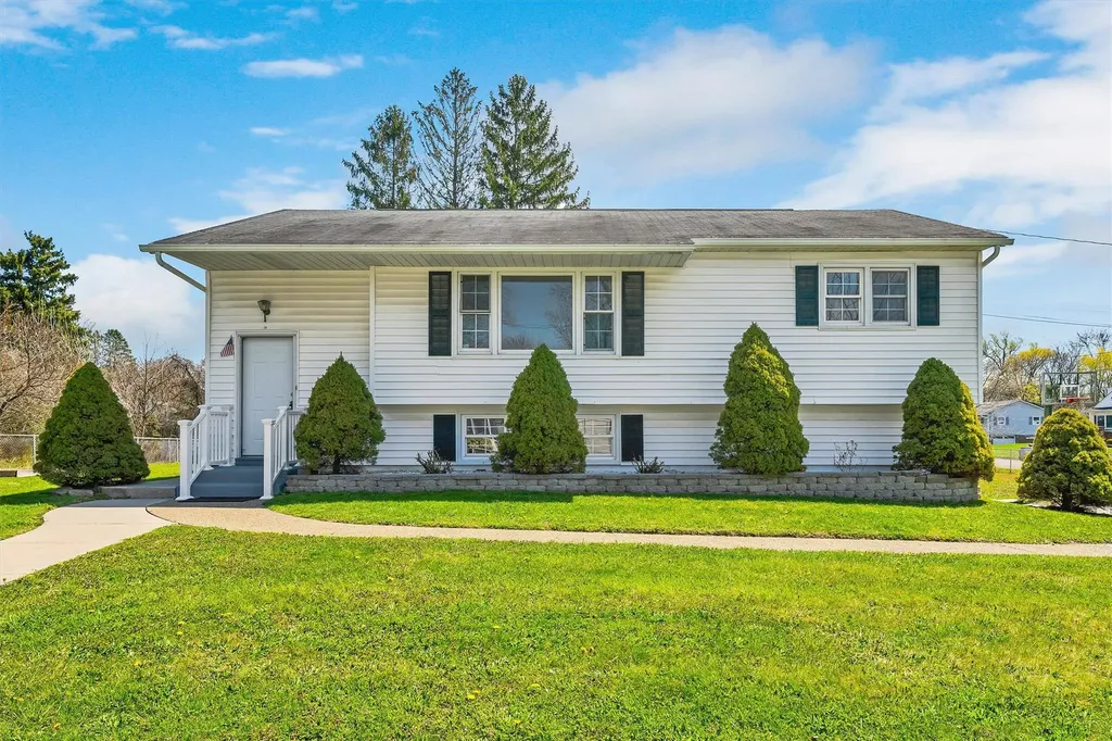 18 Stirrup Drive Newburgh NY 12550
