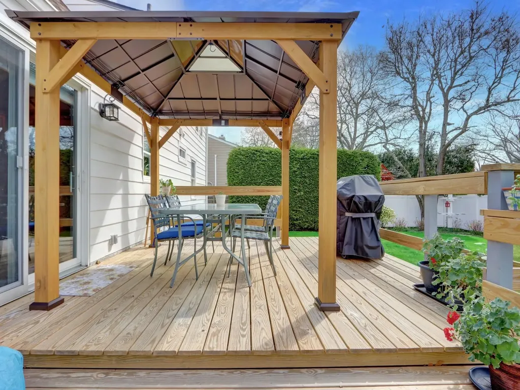 1918 Carroll Avenue Merrick NY 11566