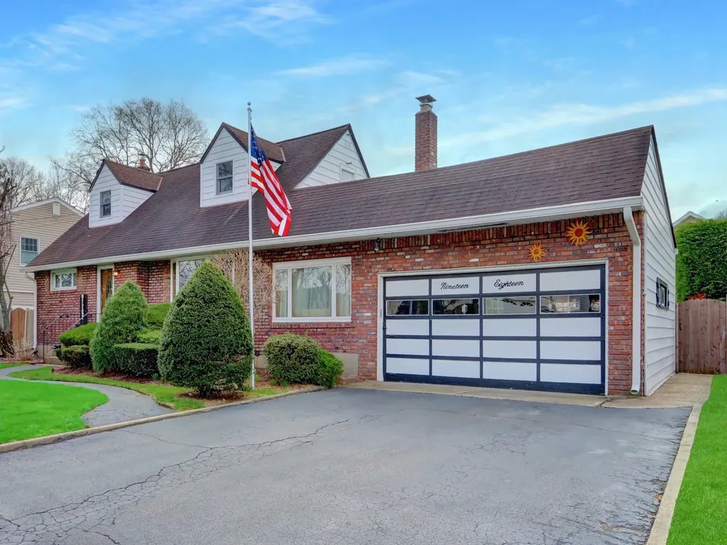1918 Carroll Avenue Merrick NY 11566