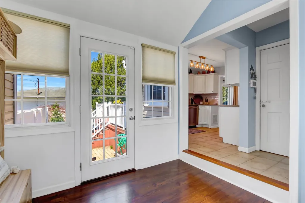 323 Montgomery Avenue West Babylon NY 11704