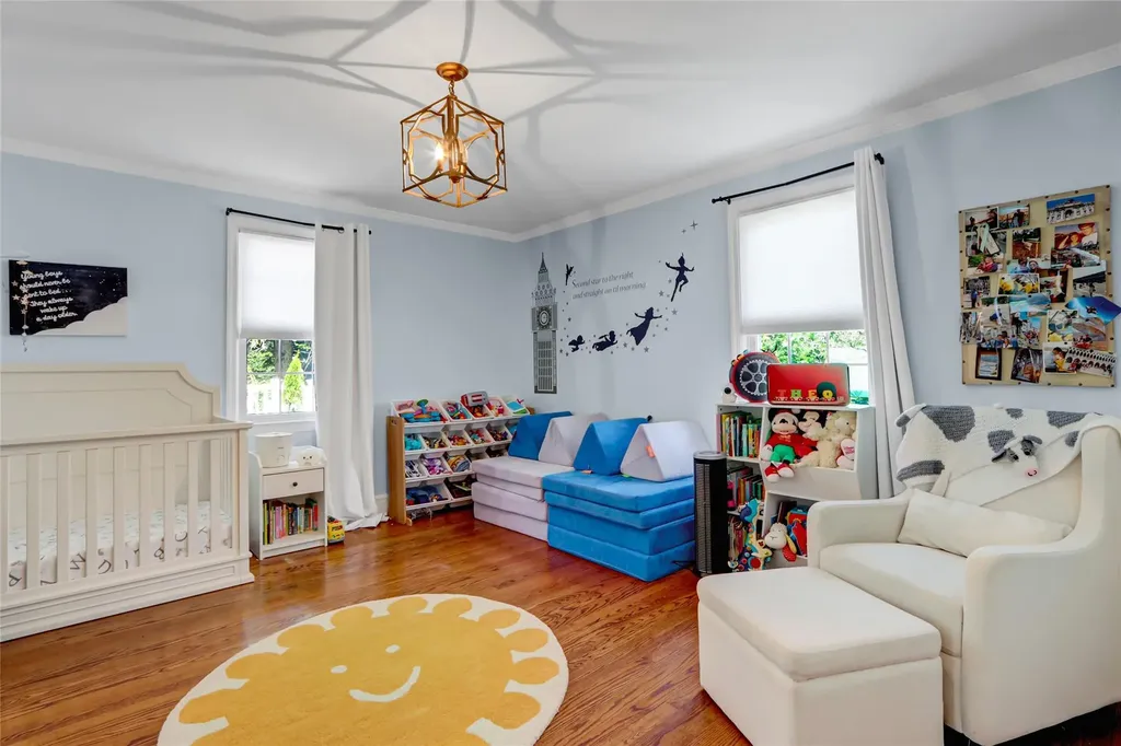 323 Montgomery Avenue West Babylon NY 11704