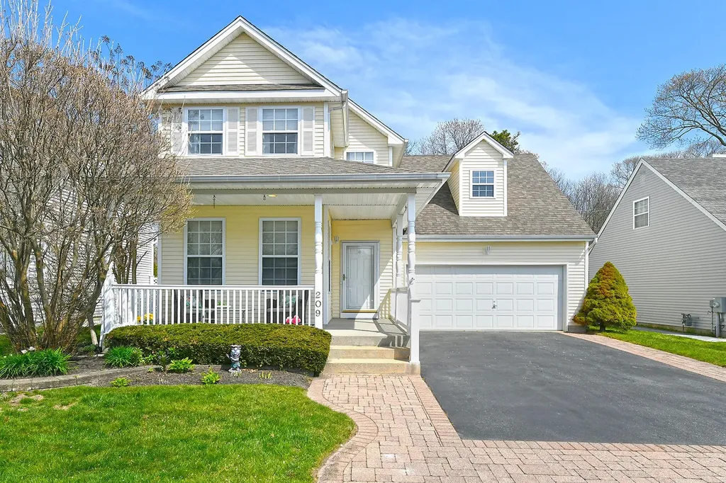 209 Pleasant Drive Bay Shore NY 11706