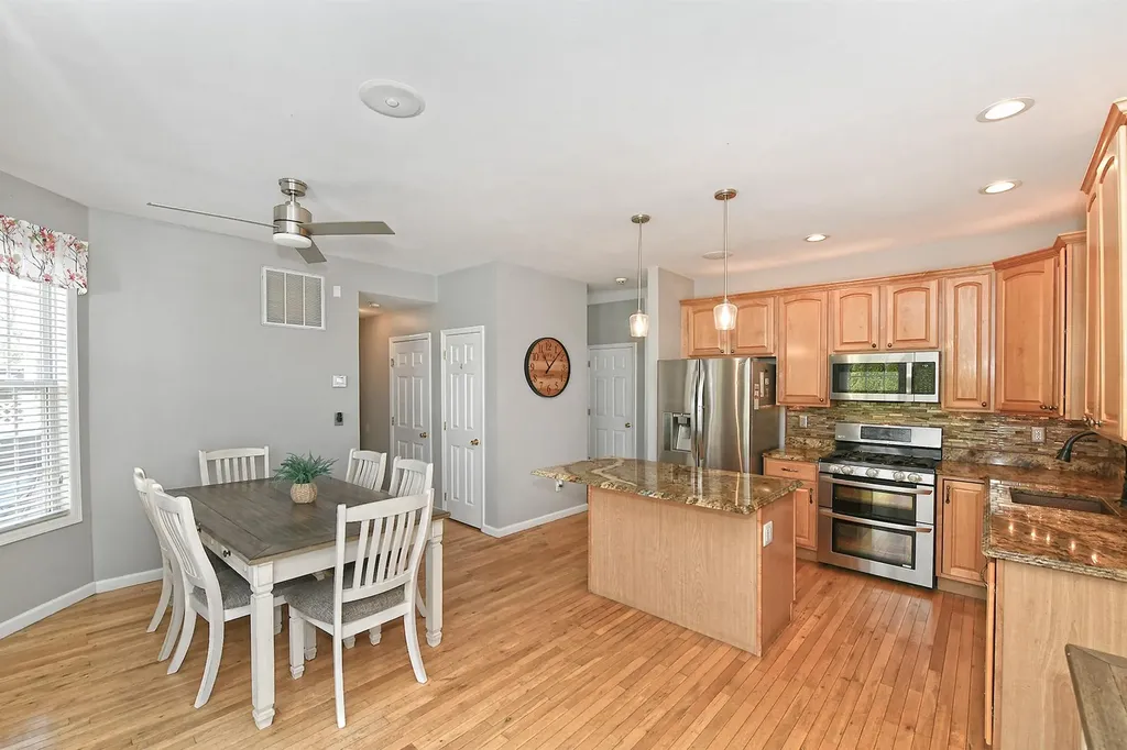 209 Pleasant Drive Bay Shore NY 11706