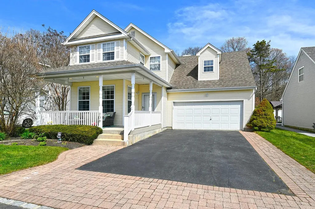 209 Pleasant Drive Bay Shore NY 11706