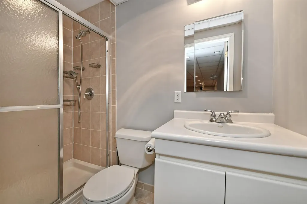 209 Pleasant Drive Bay Shore NY 11706