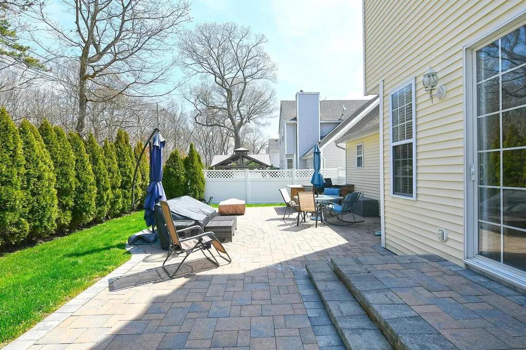 209 Pleasant Drive Bay Shore NY 11706