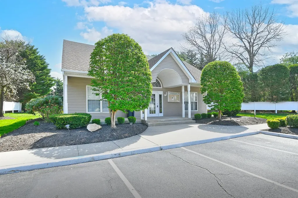 209 Pleasant Drive Bay Shore NY 11706