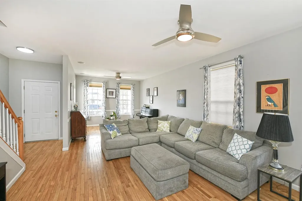 209 Pleasant Drive Bay Shore NY 11706