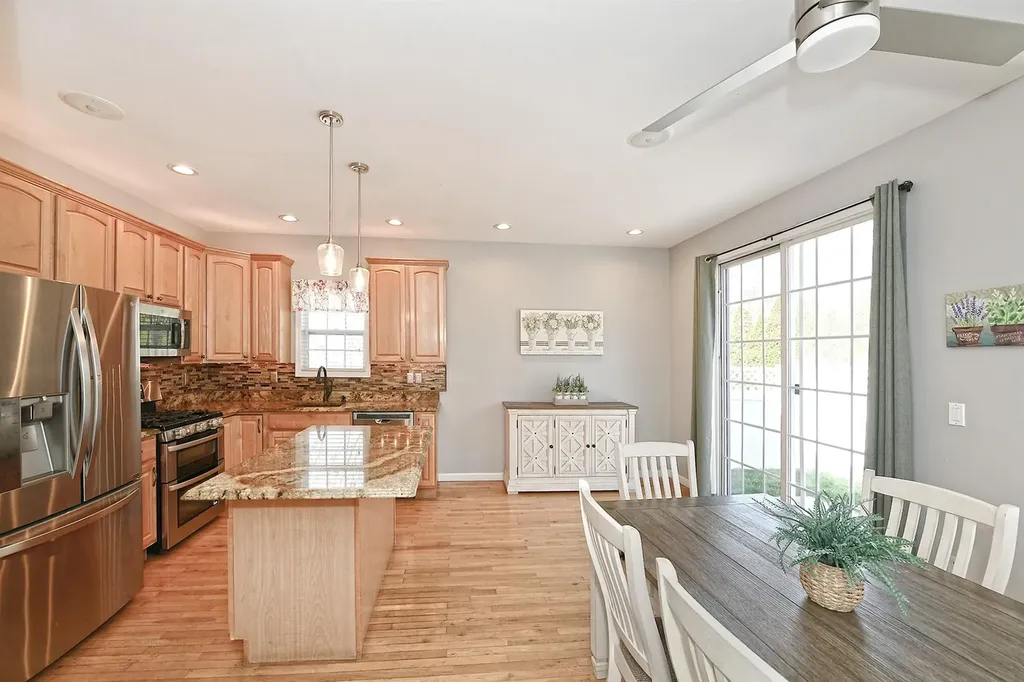 209 Pleasant Drive Bay Shore NY 11706