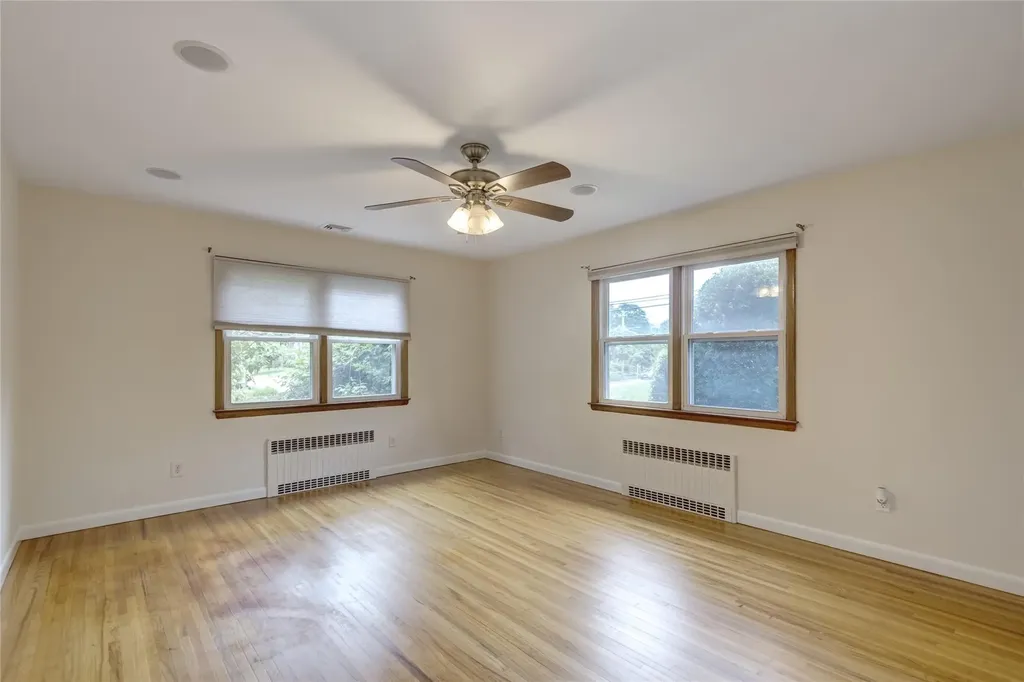 41 Livingston Avenue Babylon NY 11702