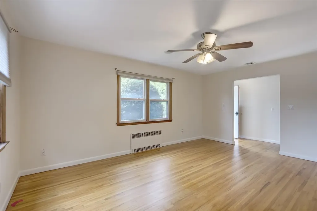 41 Livingston Avenue Babylon NY 11702