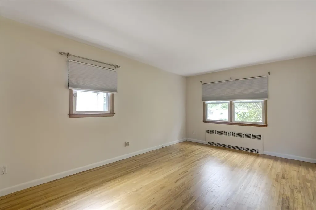 41 Livingston Avenue Babylon NY 11702