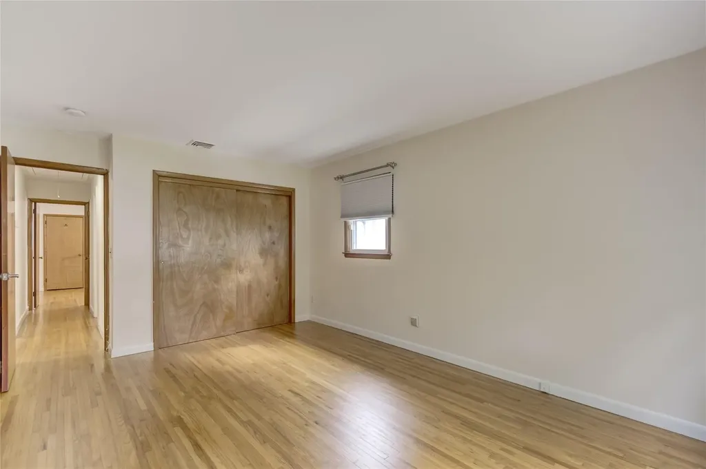 41 Livingston Avenue Babylon NY 11702