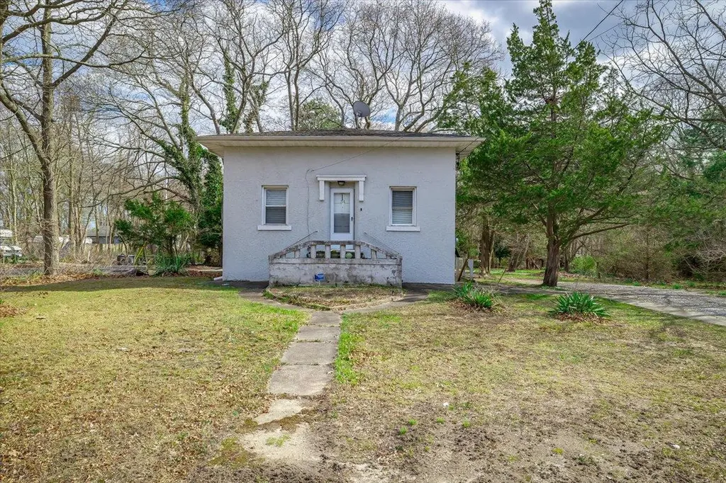 54 Eleanor Avenue Mastic NY 11950