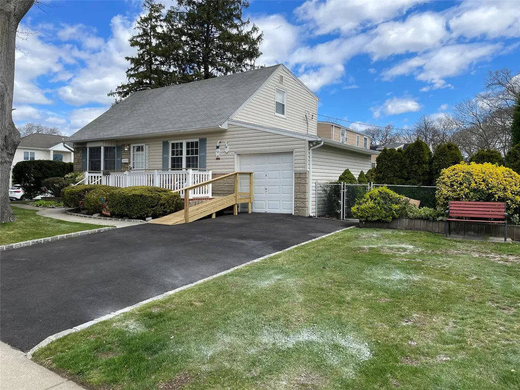 1825 Dover Road Wantagh NY 11793
