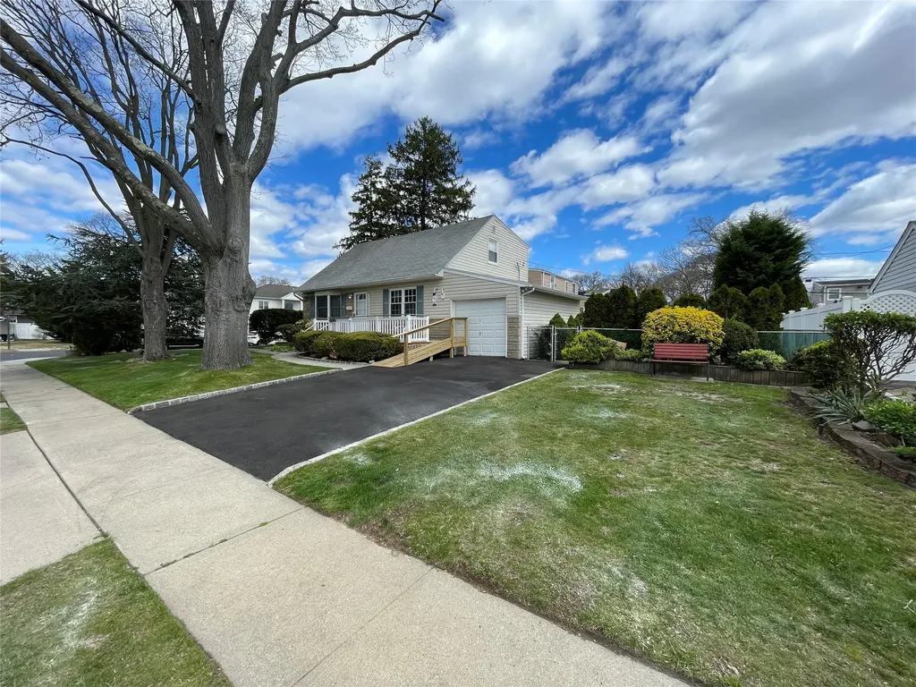 1825 Dover Road Wantagh NY 11793