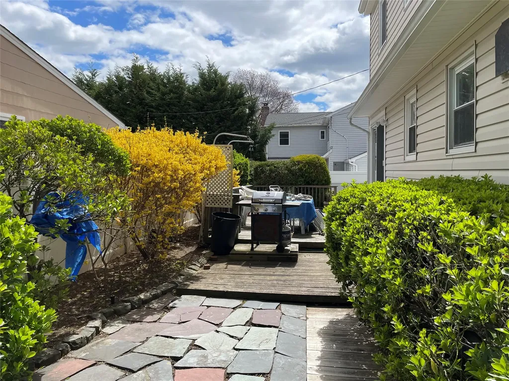 1825 Dover Road Wantagh NY 11793