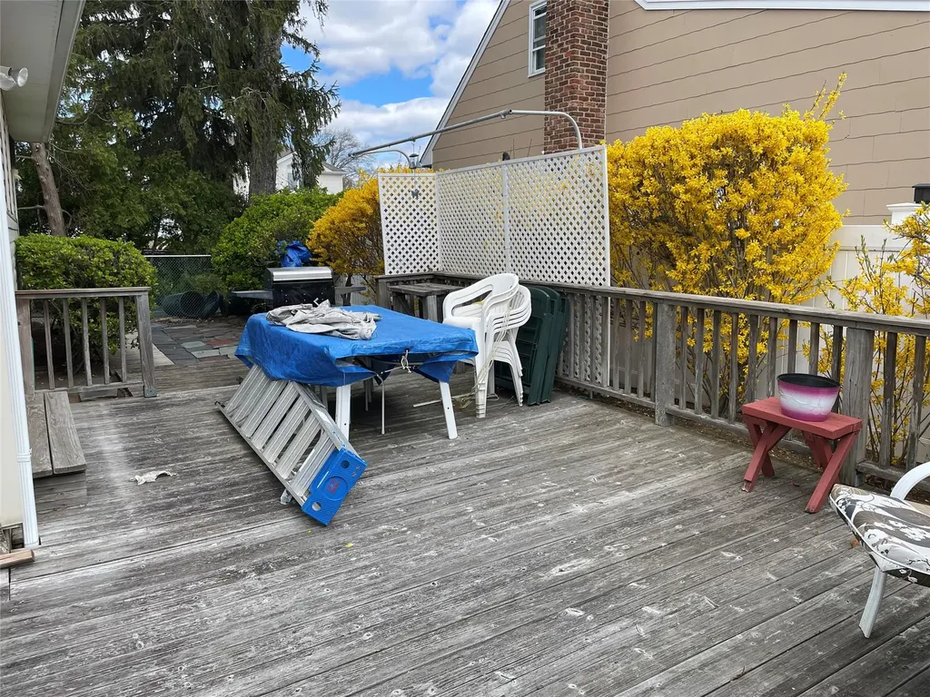 1825 Dover Road Wantagh NY 11793