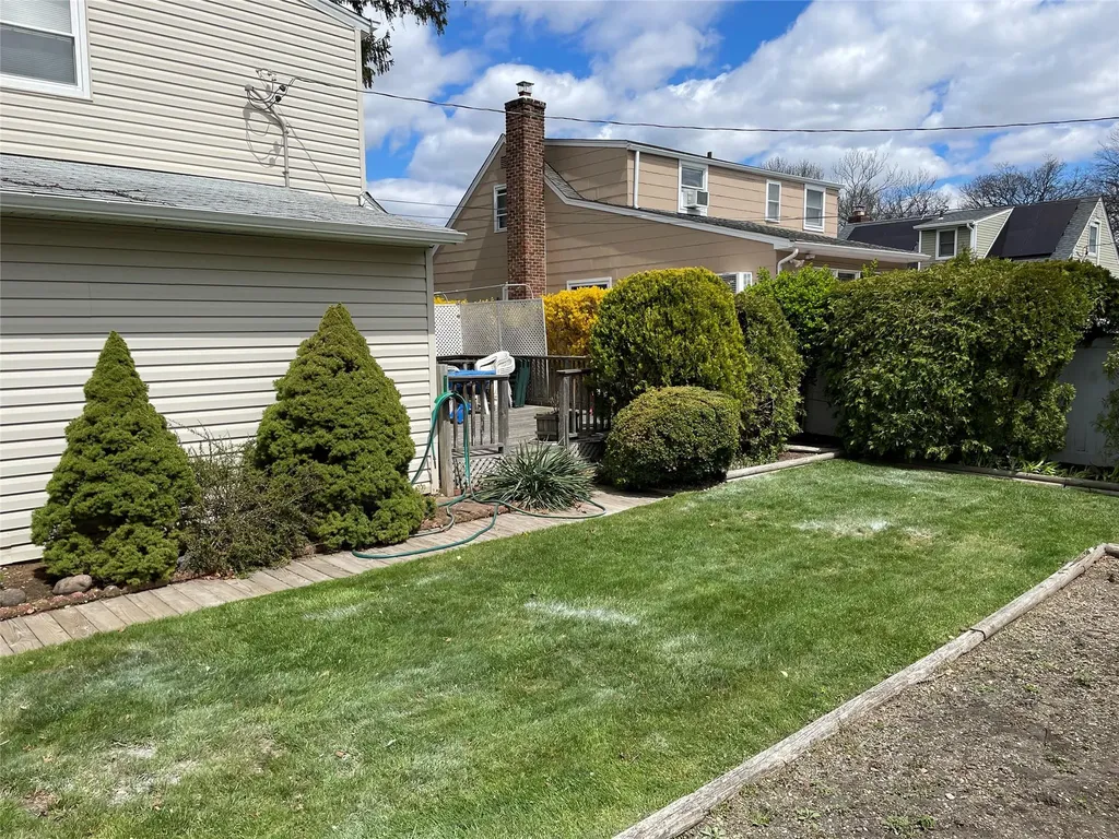 1825 Dover Road Wantagh NY 11793